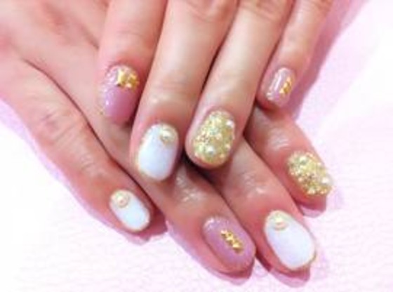 エレガントビジューネイル 5033 Fast Nail 真美ヶ丘店 ファストネイルマミガオカテン 奈良県 香芝 のネイル デザインカタログ ビューティーパーク