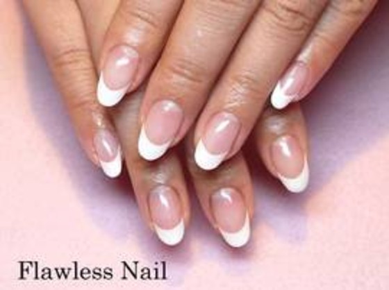 白フレンチ 6965 Flawless Nail フローレスネイル 東京都 恵比寿 のネイルデザインカタログ ビューティーパーク