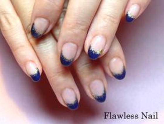 ネイビーフレンチ 6967 Flawless Nail フローレスネイル 東京都 恵比寿 のネイルデザインカタログ ビューティーパーク