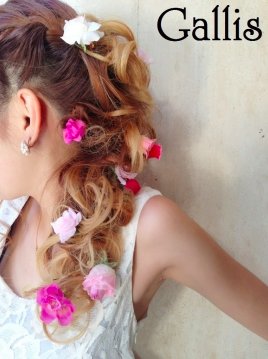 【Gallis】大人気!!ルーズ編み込みお花ハーフアップ|Hair Make Salon Gallis