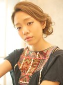 アシンメトリーなルーズアップ☆パーティーや結婚式二次会に！|BEKKU hair salon