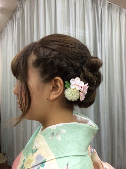 三つ編みアップ 18801 Hair Esthesalon Aono ヘアーエステサロン