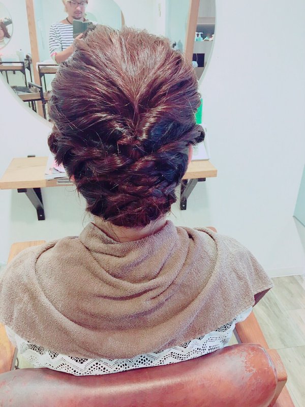 結婚式お呼ばれヘアアレンジ6|REVOLUCIA 博多