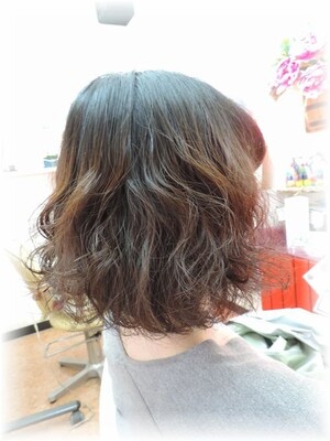大人のくしゃボブカール Hair Room Lamp ヘアルームランプ 沖縄県 読谷 の髪型 ヘアスタイルカタログ ビューティーパーク