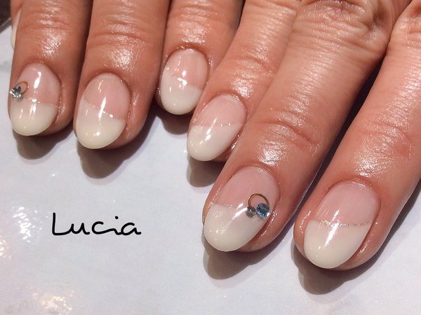 ななめフレンチネイル★★|Lucia