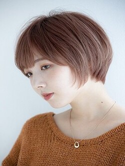 大人可愛い30代40代50代、前下がりショートボブ丸みショート|Hair Make TOP SHAPE