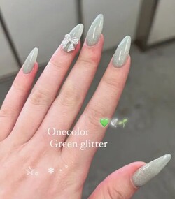 onecolor Green glitter|トータルビューティーサロンBeautifulMe,柏店