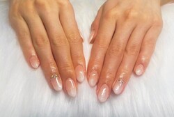 ハンド ライトコース 白グラベース|Nail Salon Linda