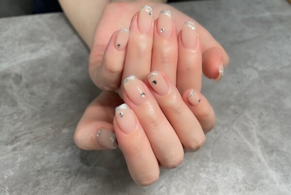 ハンド定額デザイン 「シルバー＆ストーン」|Nail Salon Linda