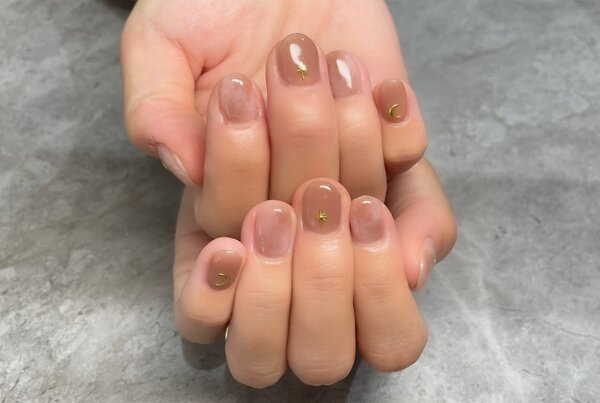 ハンド ワンカラー 「左右カラー変更」|Nail Salon Linda