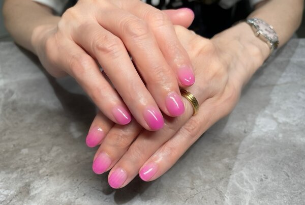 ハンド グラデーション 「ピンク」|Nail Salon Linda