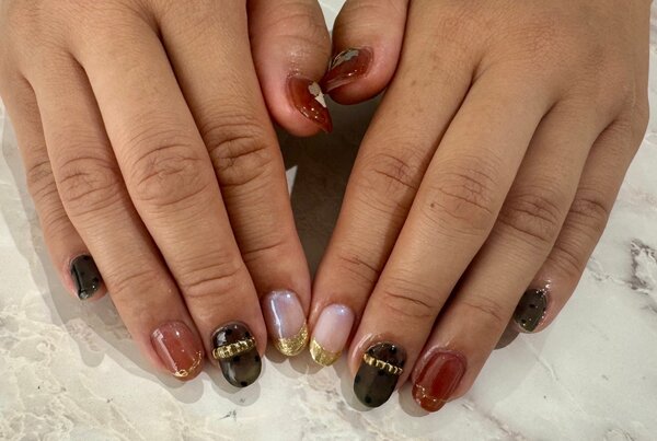 ハンド ライトコース (60分 アート、ストーン、シールつけ放題) 持ち込みデザイン|Nail Salon Linda