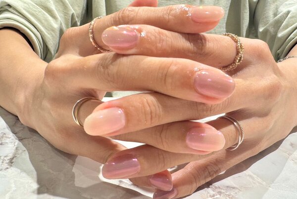 ハンド定額デザイン カラーチェンジ 「光の加減で違う雰囲気に」|Nail Salon Linda