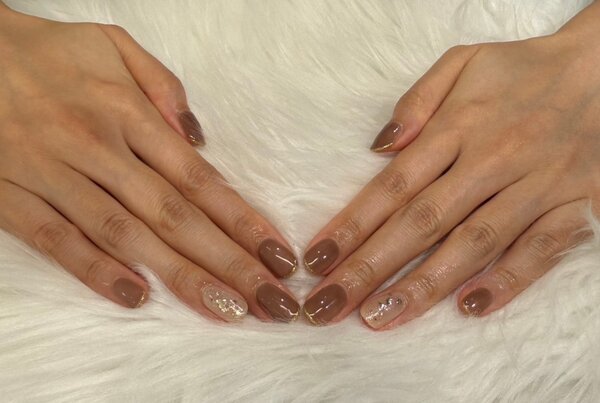 ハンド 定額デザイン「ブラウンとゴールド」|Nail Salon Linda