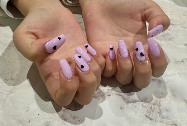 ハンド 定額デザイン「ブラックのハート」|Nail Salon Linda