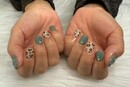 ハンド ライトコース (60分 アート、ストーン、シールつけ放題)「グリーンとレオパード」|Nail Salon Linda