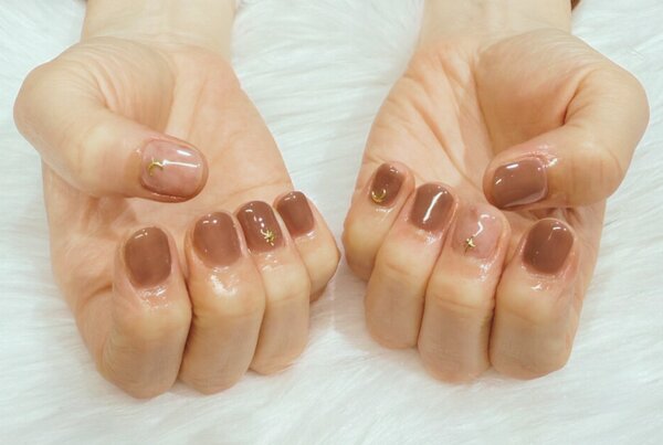 ハンド 定額デザイン「ブラウンとピンクの人気デザイン」|Nail Salon Linda