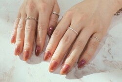 ハンド 定額デザイン「秋味ブラウンワンカラーをオーロラミラー仕上げに」|Nail Salon Linda