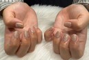 ハンド 定額デザイン「ラメ系ベースにストーンを」|Nail Salon Linda