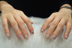 ハンド ワンカラー「ベージュっぽくニュアンス風に」|Nail Salon Linda