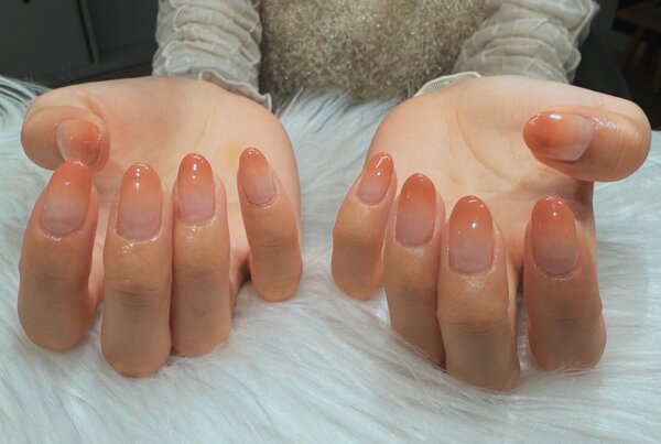 ハンド グラデーション「馴染みの良いグラデーション」|Nail Salon Linda