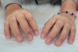 ハンド グラデーション「自爪に見えるようなカラーで」|Nail Salon Linda