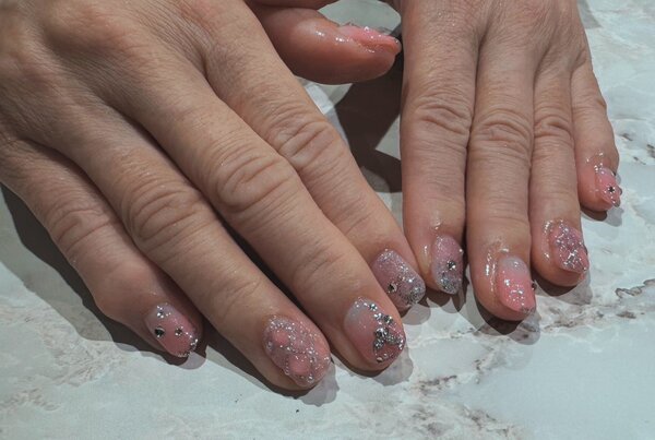 ハンド ミドルコース (90分 アート、ストーン、シールつけ放題)「お客様ご希望デザイン」|Nail Salon Linda