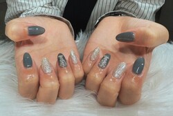 ハンド ライトコース (60分 アート、ストーン、シールつけ放題) 「アイスグリーﾝに季節のツリー」|Nail Salon Linda