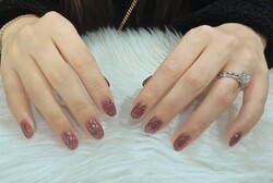 ハンド フラッシュ ワンカラー「赤系のラメ」|Nail Salon Linda