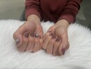 ハンド 定額デザイン「プラムピンクに花がポイントのデザインです！」|Nail Salon Linda