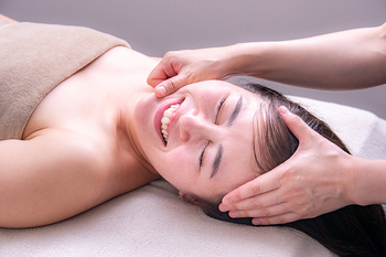 小顔整体美容を科学する 【小顔 Face Labo.】 江坂店 | 吹田のリラクゼーション 小顔整体美容を科学する 【小顔 Face Labo.】 江坂店 | 吹田のリラクゼーション