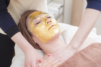 Gold Leaf | 十三のエステサロン Gold Leaf | 十三のエステサロン