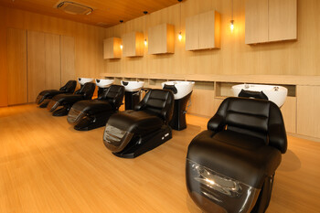 WORLD BEAUTY VIVALTO宝塚店 | 宝塚のヘアサロン WORLD BEAUTY VIVALTO宝塚店 | 宝塚のヘアサロン