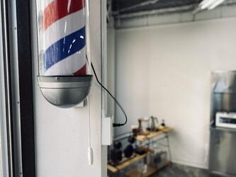 Shindy BARBER & MEN's STYLE SHOP | 十三のヘアサロン Shindy BARBER & MEN's STYLE SHOP | 十三のヘアサロン