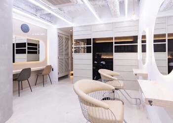 Hui.【梅田・中崎町・天神橋筋】髪質改善/縮毛矯正/酸性ストレート/韓国ヘア | 天満/南森町のヘアサロン Hui.【梅田・中崎町・天神橋筋】髪質改善/縮毛矯正/酸性ストレート/韓国ヘア | 天満/南森町のヘアサロン