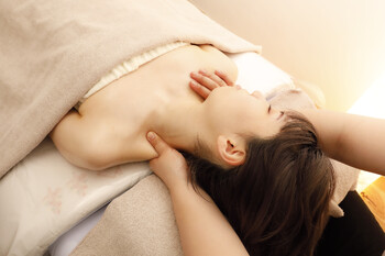 頭ほぐし専門店 -tion. 目黒・不動前店 | 目黒のリラクゼーション 頭ほぐし専門店 -tion. 目黒・不動前店 | 目黒のリラクゼーション