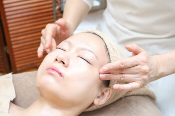 山野愛子どろんこ美容 YUTORI no SALON | 熊谷のエステサロン 山野愛子どろんこ美容 YUTORI no SALON | 熊谷のエステサロン
