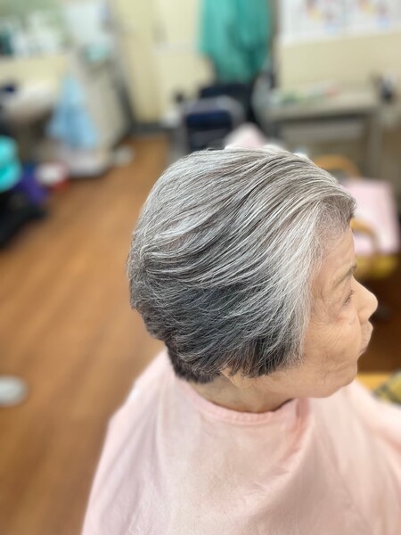 美容室LIKE | 用賀のヘアサロン