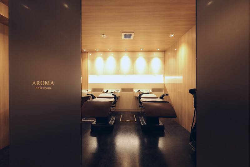 AROMA hair room 新宿店 【アロマ ヘアー ルーム】 | 新宿のヘアサロン