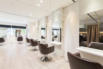 AVANCE. CROSS mel c 西梅田店 | 梅田のヘアサロン