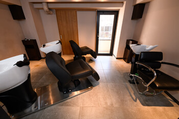 髪質改善・縮毛矯正特化 AnFye cinq mille 銀座【アンフィサンクミル】 | 銀座のヘアサロン 髪質改善・縮毛矯正特化 AnFye cinq mille 銀座【アンフィサンクミル】 | 銀座のヘアサロン