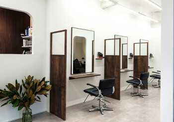 AVANCE. PRODUCED by EGAO大阪梅田店 | 梅田のヘアサロン AVANCE. PRODUCED by EGAO大阪梅田店 | 梅田のヘアサロン