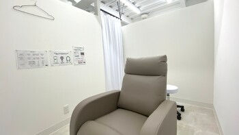 メンズ眉毛サロン ADDICT 大阪梅田店 | 梅田のエステサロン メンズ眉毛サロン ADDICT 大阪梅田店 | 梅田のエステサロン