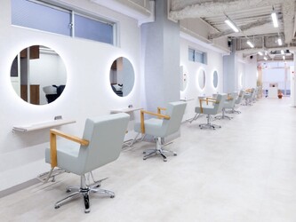 メンズサロン tRe hair 京都烏丸店 メンズカット/メンズパーマ/メンズ眉カット | 四条烏丸/五条/西院のヘアサロン メンズサロン tRe hair 京都烏丸店 メンズカット/メンズパーマ/メンズ眉カット | 四条烏丸/五条/西院のヘアサロン