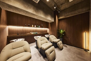 全席個室【髪質改善×ヘアケア特化型サロン】newi京都四条烏丸 | 四条烏丸/五条/西院のヘアサロン 全席個室【髪質改善×ヘアケア特化型サロン】newi京都四条烏丸 | 四条烏丸/五条/西院のヘアサロン