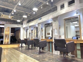 LORE福岡天神本店 インナーカラー特化型美容室ブリーチ・インナーカラー美容室 | 天神/大名のヘアサロン LORE福岡天神本店 インナーカラー特化型美容室ブリーチ・インナーカラー美容室 | 天神/大名のヘアサロン