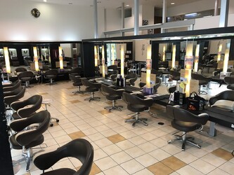 Carina 焼津店 | 焼津のヘアサロン Carina 焼津店 | 焼津のヘアサロン