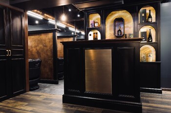 銀座shino~灯~HANARE メンズ 理容室 barber【トモシビ ハナレ バーバー 】 | 丸の内のヘアサロン 銀座shino~灯~HANARE メンズ 理容室 barber【トモシビ ハナレ バーバー 】 | 丸の内のヘアサロン