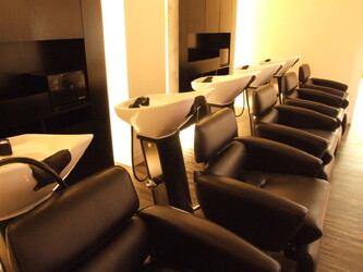 髪質改善&縮毛矯正 DOLL阪急高槻 ハイライト/白髪ぼかし/Men’s | 高槻のヘアサロン 髪質改善&縮毛矯正 DOLL阪急高槻 ハイライト/白髪ぼかし/Men’s | 高槻のヘアサロン