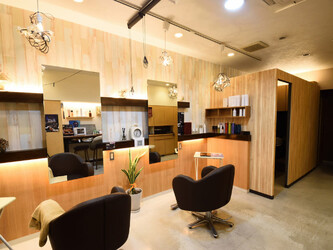 CROWN 髪質改善サロン 堀江店 | 心斎橋のヘアサロン CROWN 髪質改善サロン 堀江店 | 心斎橋のヘアサロン